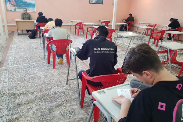 مسابقه کتابخوانی کتاب شاهرخ ضرغام دبیرستان صنعتی شریف